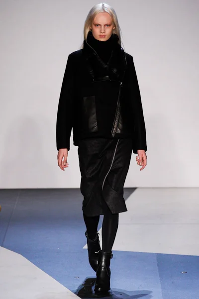 Look 10